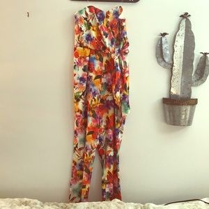 Strapless floral bright jumpsuit!